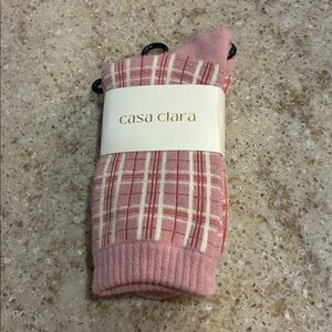 NWT Casa Clara Laurel Rose Plaid Socks